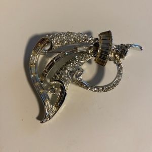 Vintage  Sparkling Broach
